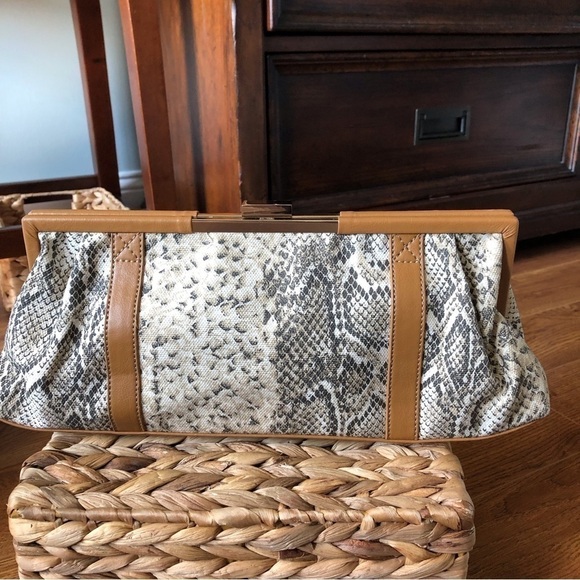 Vintage 90's Nine West snake print clutch - Picture 3 of 7